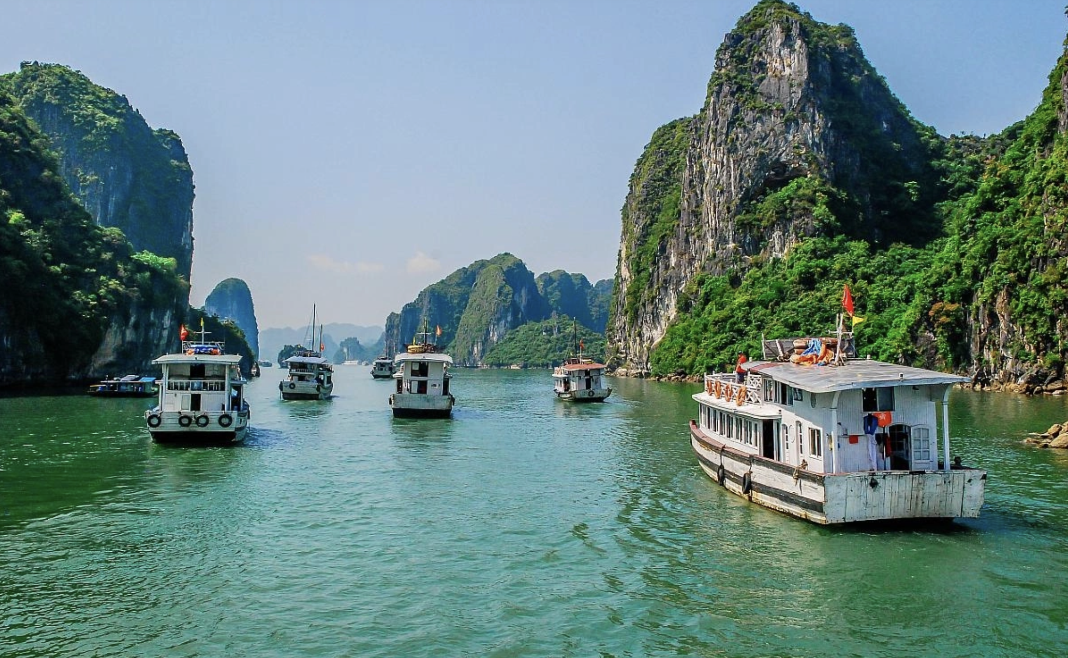Tour Hạ Long 1 Ngày – Khám Phá Vịnh Biển Di Sản Thiên Nhiên Thế Giới (Tour Pỉvate)