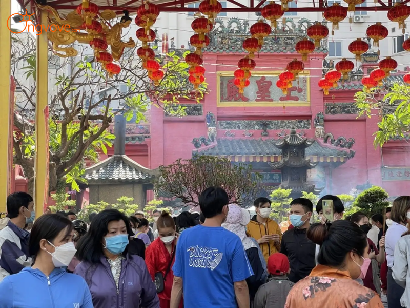Lợi Ích Khi Thuê Hướng dẫn viên tại Chùa Ngọc Hoàng (Phước Hải Tự) TPHCM