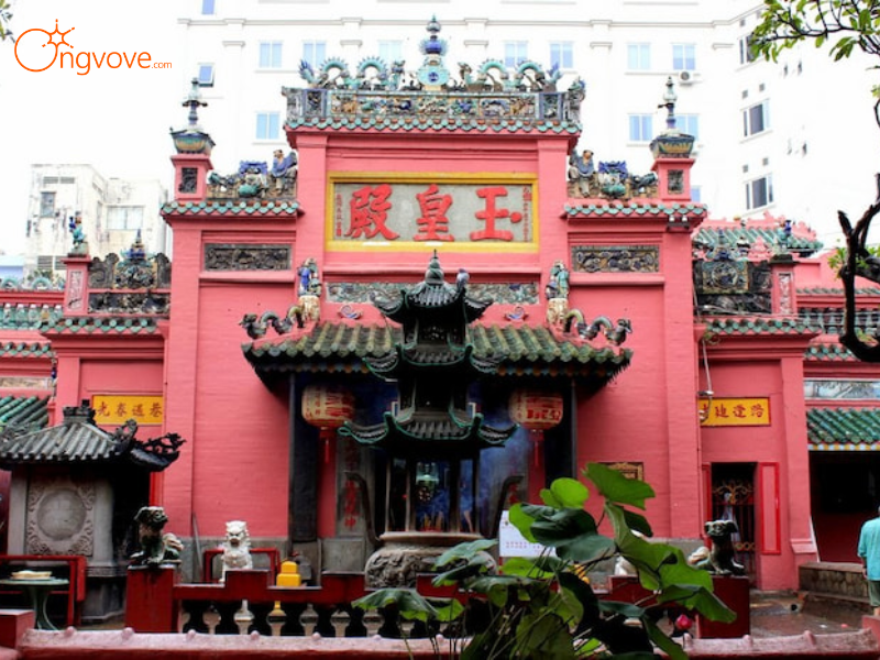 Thuê Hướng dẫn viên tại Chùa Ngọc Hoàng (Phước Hải Tự) TPHCM Trên Nền Tảng Ong Vò Vẽ Travel