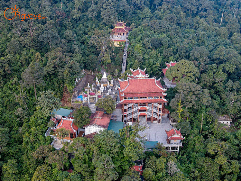 Đền Bà Chúa Thượng Ngàn