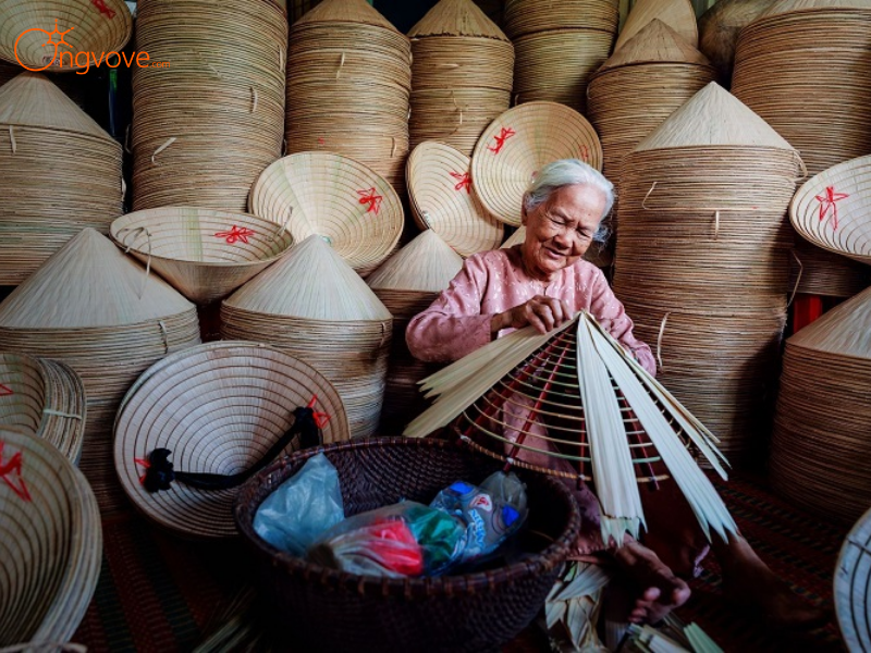 Khởi Hành Từ Hà Nội & Khám Phá Nét Truyền Thống