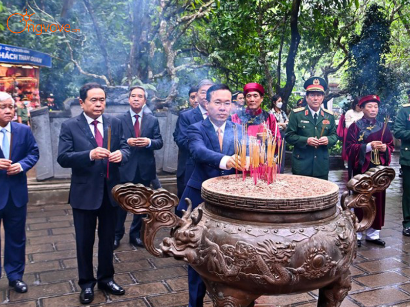 Chinh phục Đền Thượng và tham quan Bảo tàng