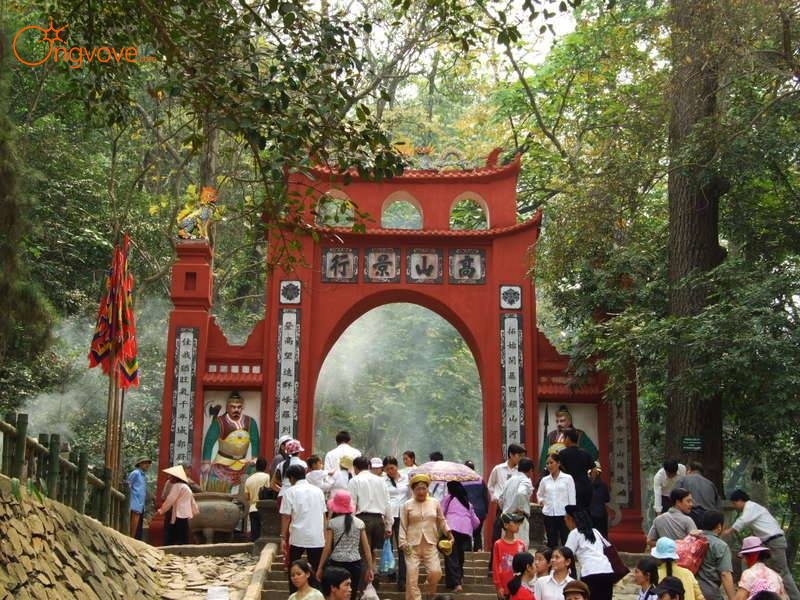 Hành Trình Chiêm Bái Các Đền Chính
