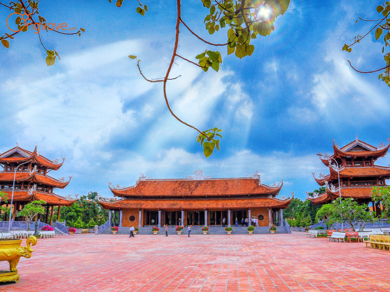 Thiền Viện Trúc Lâm Phương Nam – Cổng Thiên Đường Bình Yên