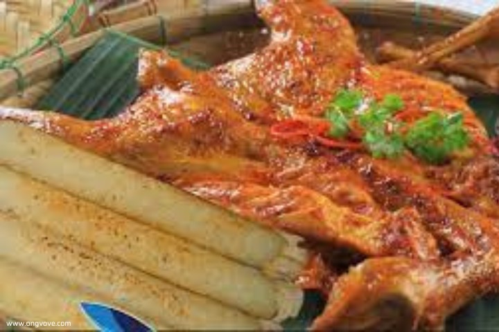 Đá Tiên – Quán gà nướng cơm lam Đà Lạt Hồ Tuyền Lâm 