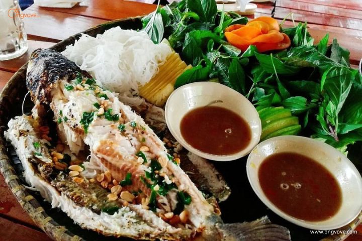 Cá lóc nướng cuốn bánh tráng