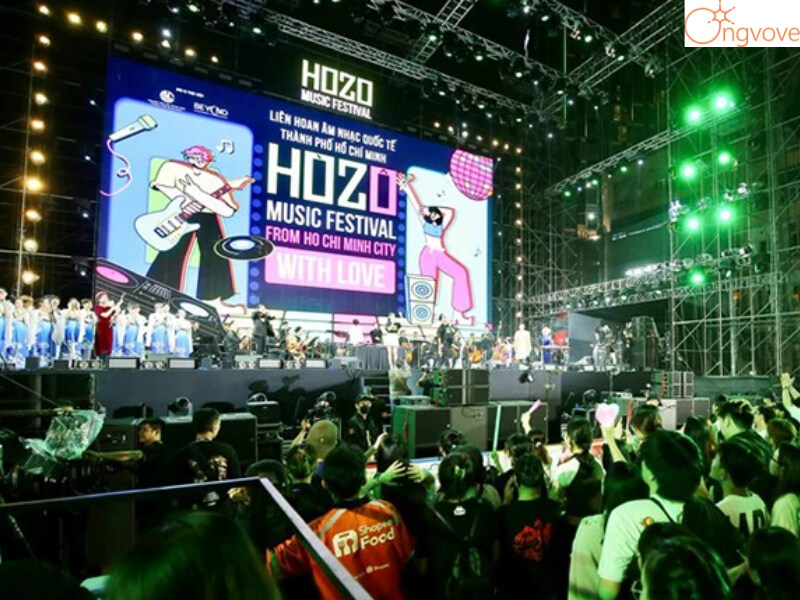 Đội ngũ ca sĩ biểu diễn của Show ca nhạc tại Nhà Văn Hóa Thanh Niên