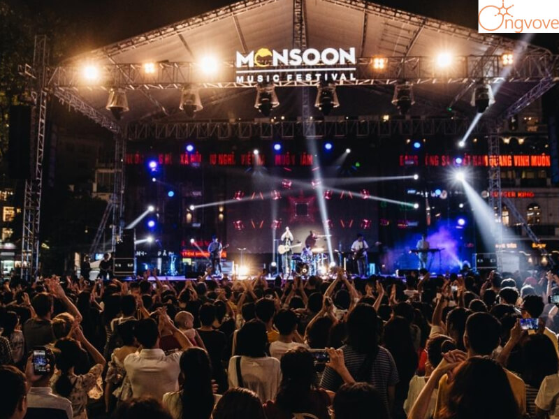 Hình ảnh, video chi tiết về Show ca nhạc tại Nhà Văn Hóa Thanh Niên