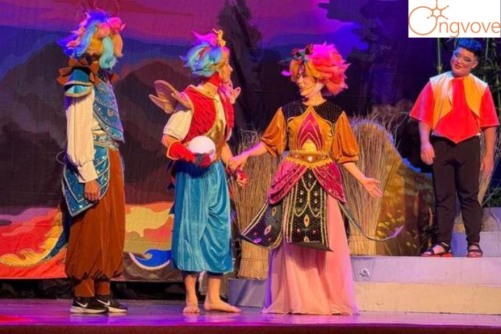 Đội ngũ diễn viên biểu diễn tại Sân Khấu Kịch Trịnh Kim Chi