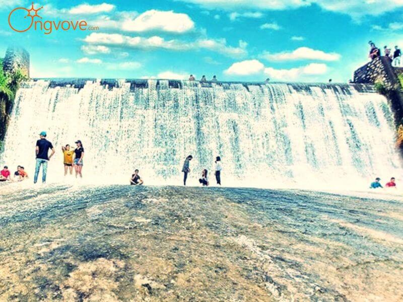 Bảo tồn môi trường và hệ sinh thái hồ Khuôn Thần