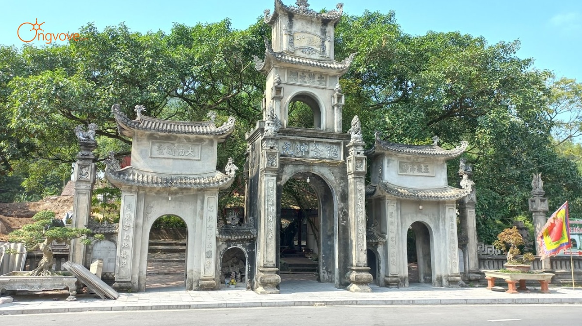 Đền An Sinh Quảng Ninh tự túc