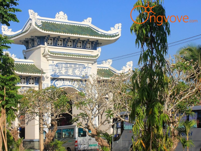 Những kinh nghiệm đi chùa và lưu ý quan trọng cho chuyến đi tự túc