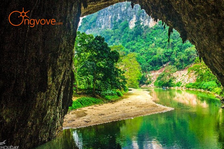 Động Puông