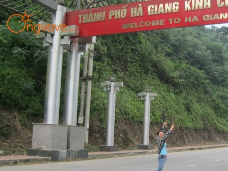 Vị trí và kiến trúc của cổng chào tỉnh Hà Giang: "Hài Hòa" Giữa Thiên Nhiên và Văn Hóa