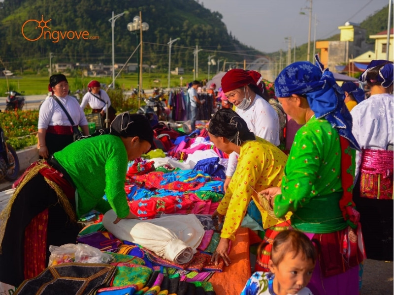 Giới Thiệu Chợ Phiên Lũng Cú Hà Giang