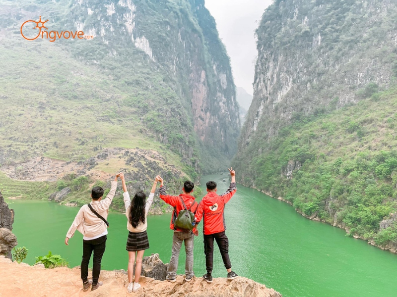 Tại Sao Bạn Cần Một Tour Guide Tà Xùa?