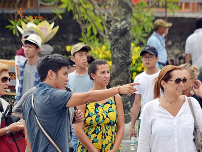 Tại Sao Bạn Cần Một Tour Guide Tây Ninh?
