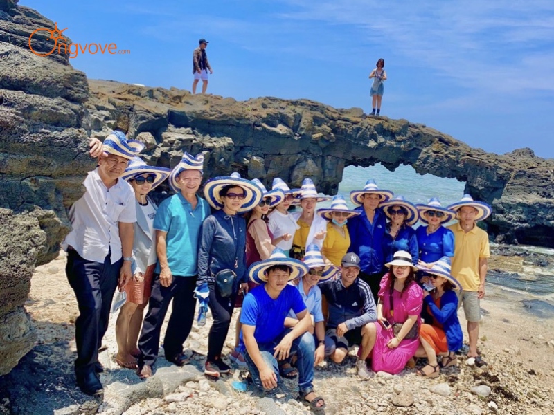 Tại Sao Bạn Cần Một Tour Guide Phú Yên?